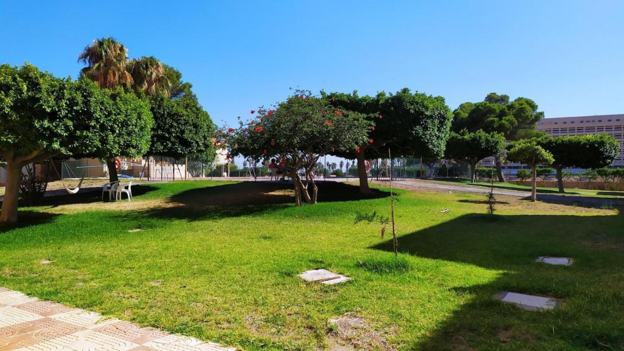 Coqueto Apartamento Con Terraza En La Playa Roquetas de Mar Esterno foto